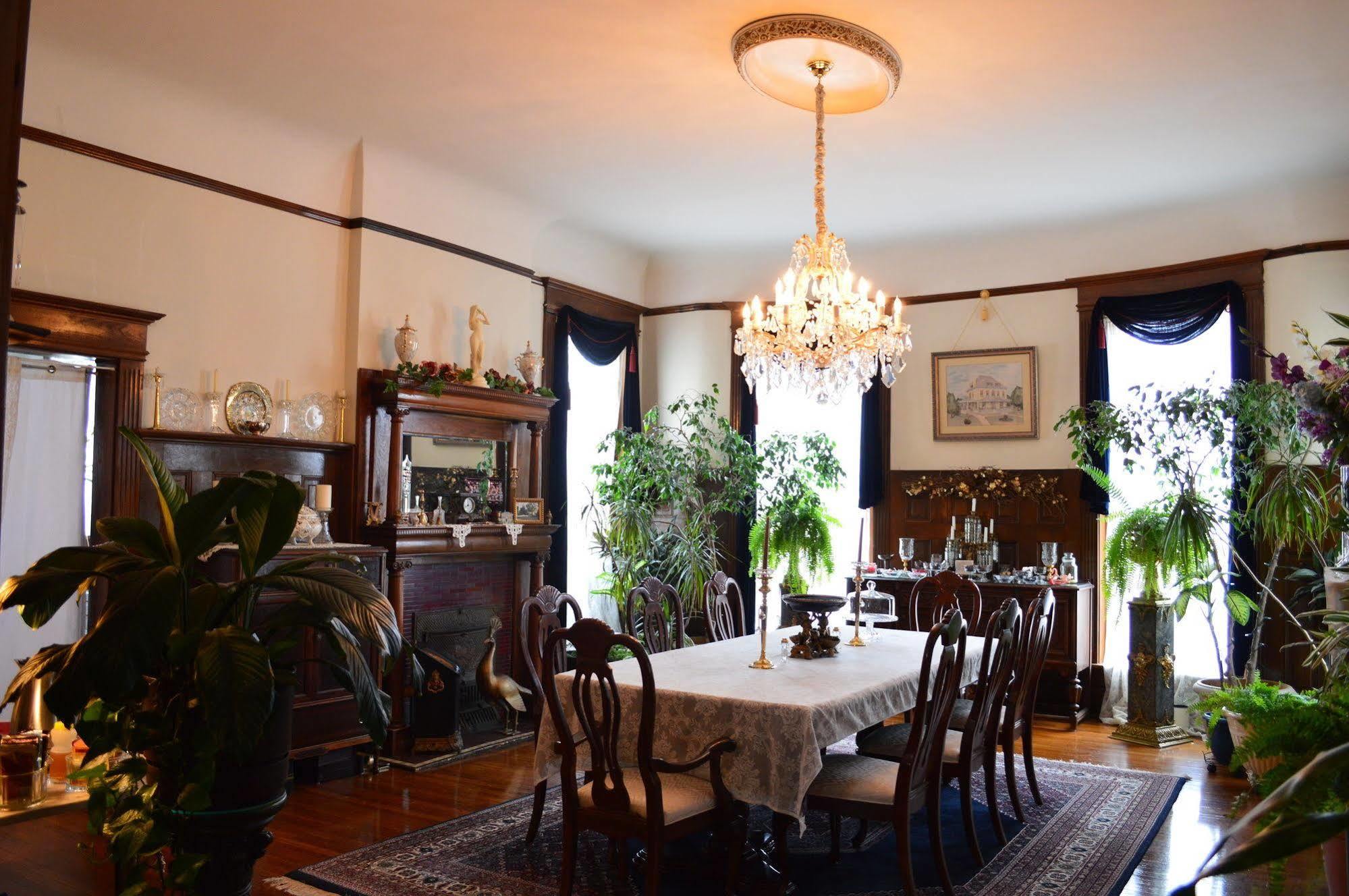 אלטון Beall Mansion An Elegant Bed & Breakfast Inn מראה חיצוני תמונה
