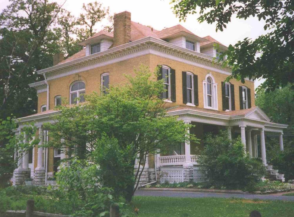 אלטון Beall Mansion An Elegant Bed & Breakfast Inn מראה חיצוני תמונה